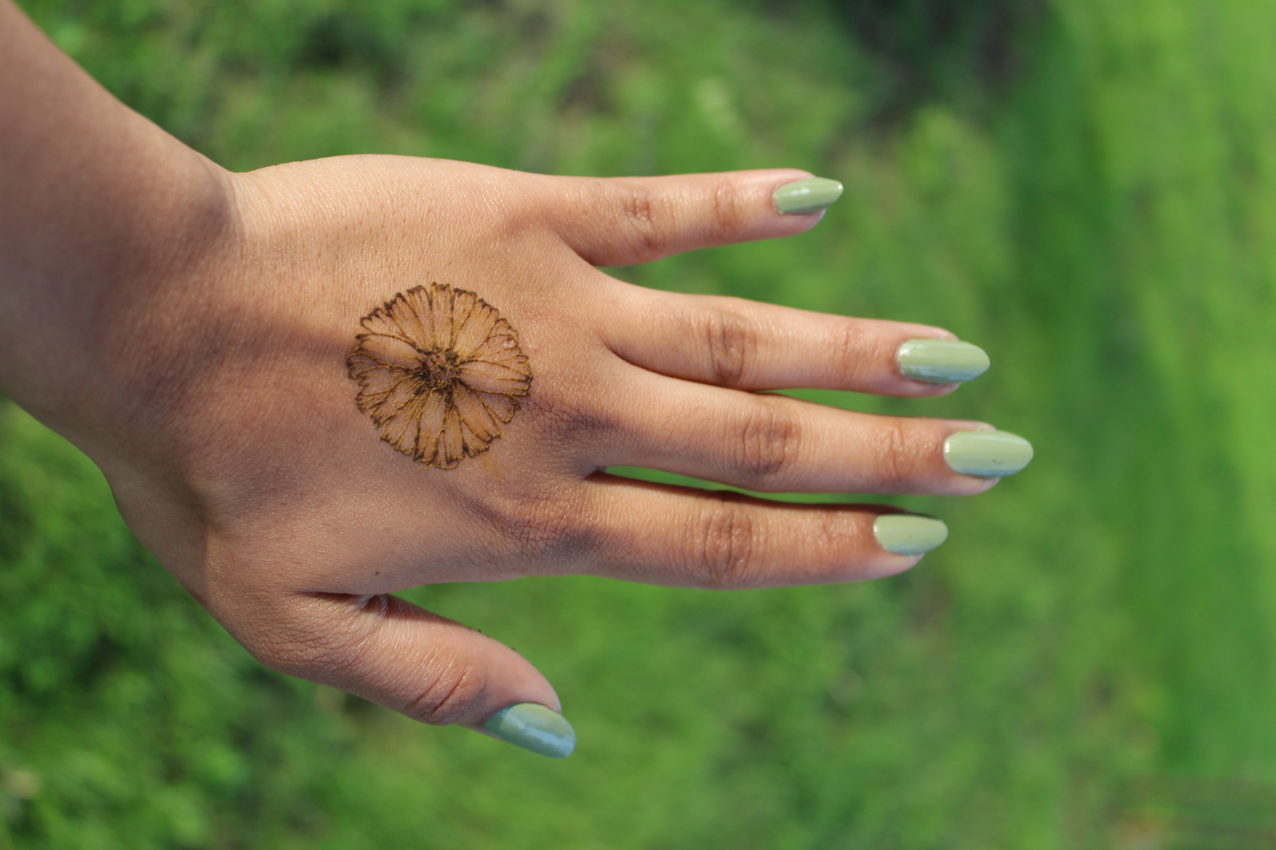 Basic henna design example
